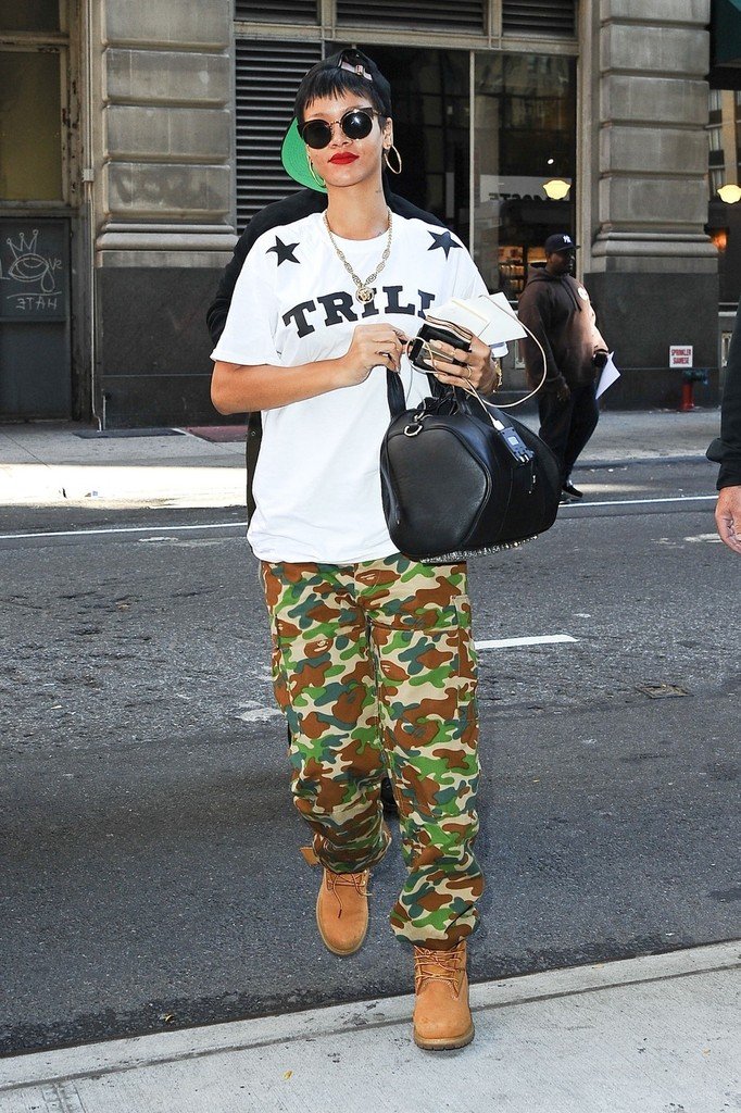 Rihanna’s Casual Cool is the Answer to Several Fashion Dilemmas ...